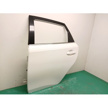 Recambio de puerta trasera izquierda para toyota auris (_e18_) 1.4 d-4d (nde180_) referencia OEM IAM 6700402380  