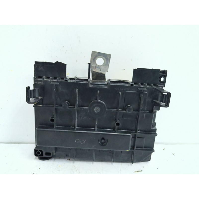 CAJA RELES / FUSIBLES
