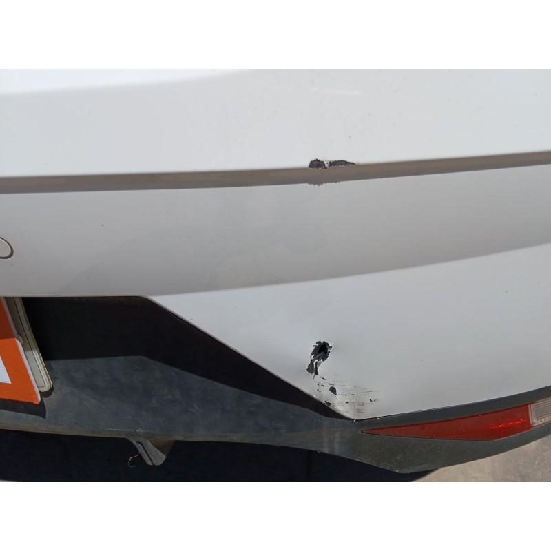 PARAGOLPES TRASERO
