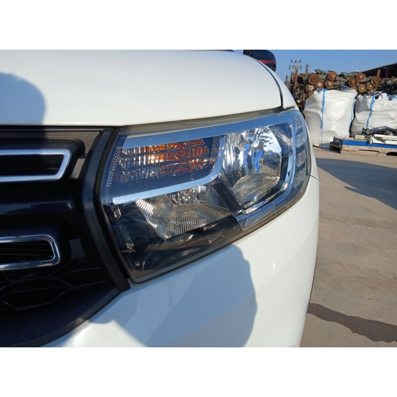 Recambio de faro izquierdo para dacia sandero ii (b8_) tce 90 (b8m1, b8ma) referencia OEM IAM   