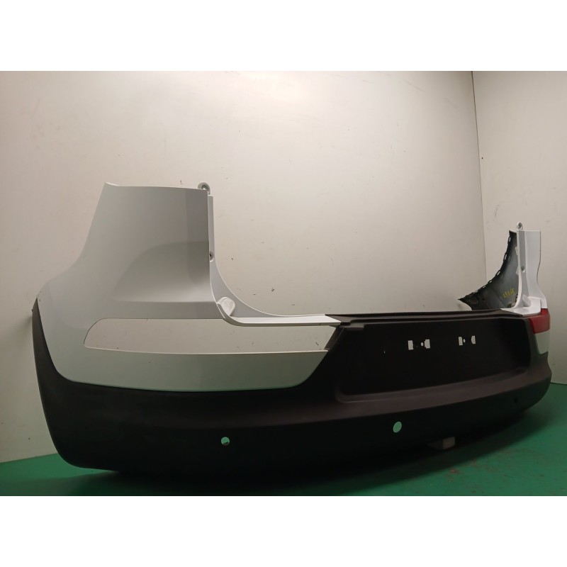 PARAGOLPES TRASERO
