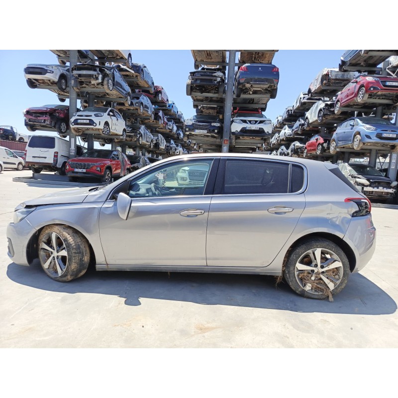 PEUGEOT 308 II (LB_, LP_, LW_, LH_, L3_) 2017