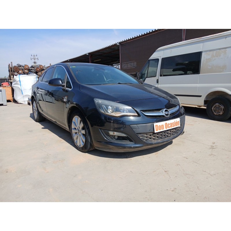 OPEL ASTRA J SEDÁN