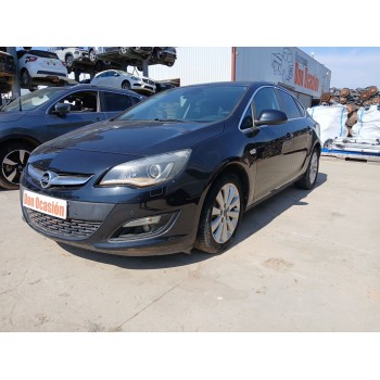 opel astra j sedán del año 2015