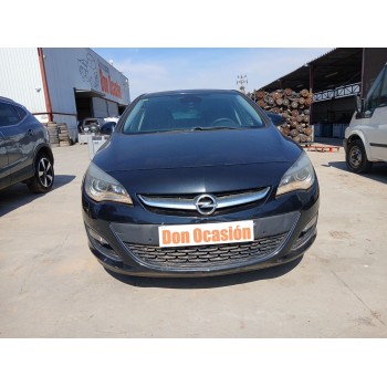 opel astra j sedán del año 2015