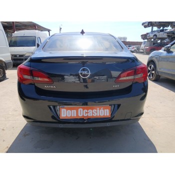 opel astra j sedán del año 2015