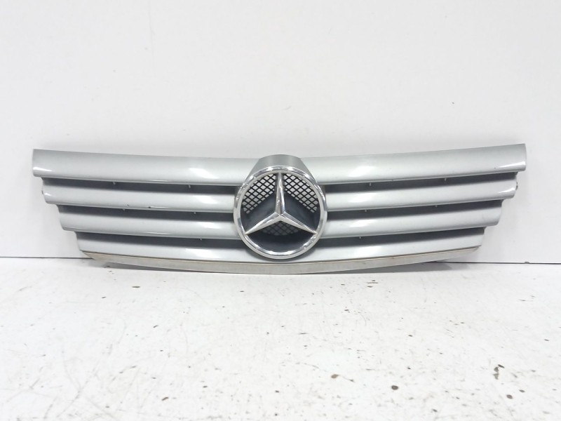 Recambio de rejilla delantera para mercedes-benz clase c coupé (cl203) c 220 cdi (203.708) referencia OEM IAM A2038800383  