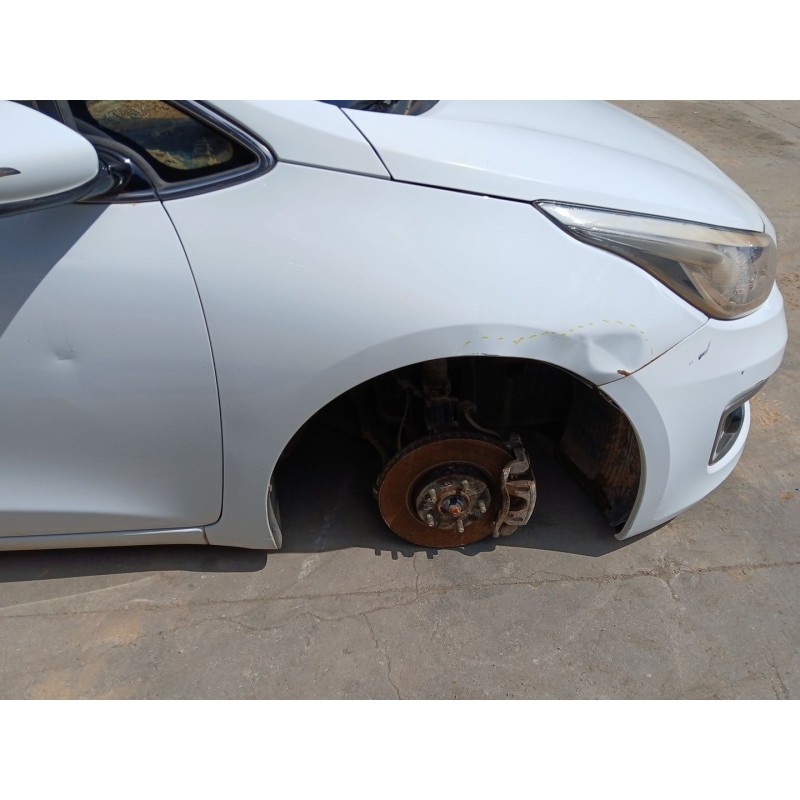 Recambio de aleta delantera derecha para kia cee´d (jd) 1.4 crdi 90 referencia OEM IAM   