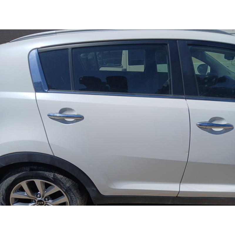 Recambio de puerta trasera derecha para kia sportage iii (sl) 1.7 crdi referencia OEM IAM   