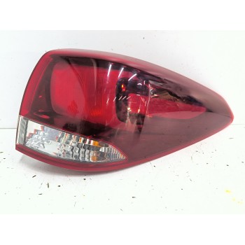Recambio de piloto trasero derecho para kia carens iv 1.6 gdi referencia OEM IAM 92402A4  