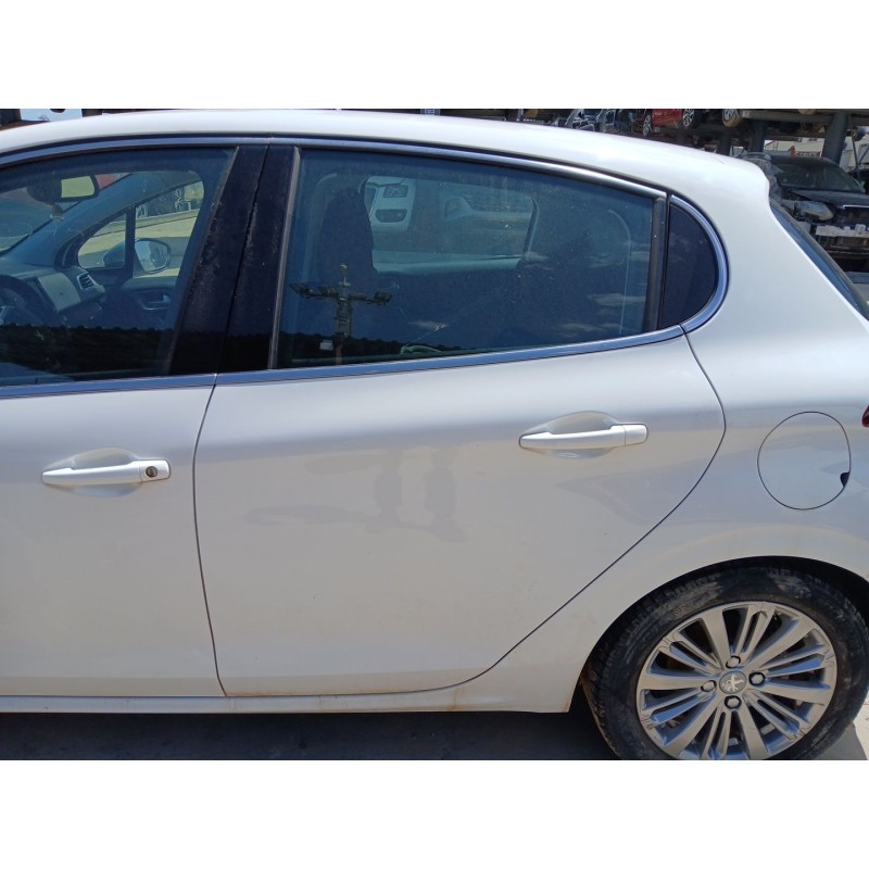 Recambio de puerta trasera izquierda para peugeot 208 i (ca_, cc_) 1.2 thp 110 referencia OEM IAM   