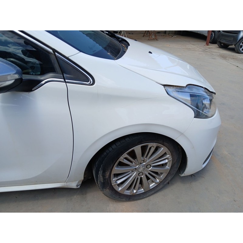 Recambio de aleta delantera derecha para peugeot 208 i (ca_, cc_) 1.2 thp 110 referencia OEM IAM   
