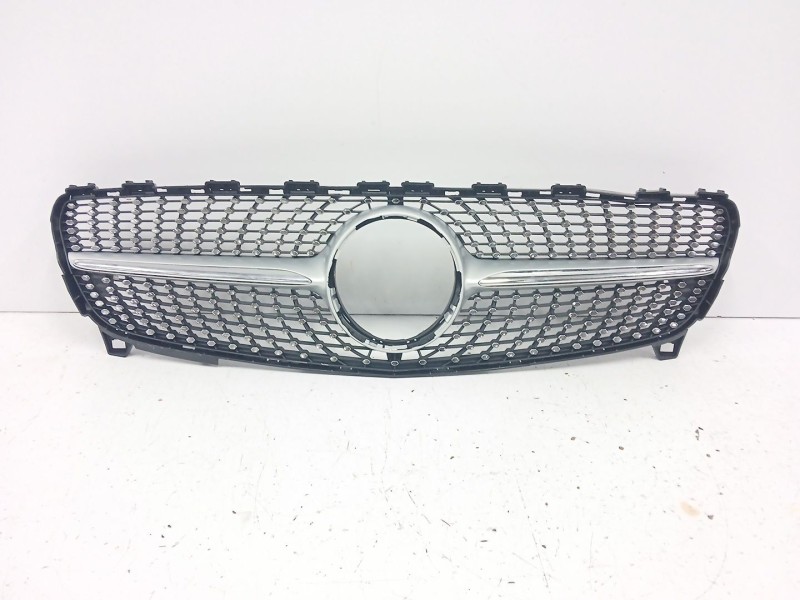 Recambio de rejilla delantera para mercedes-benz clase a (w176) a 180 (176.042) referencia OEM IAM A1768881760  