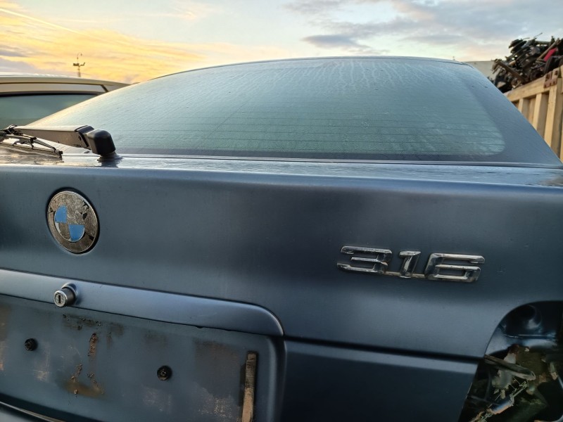 bmw 3 compact (e36) del año 2000