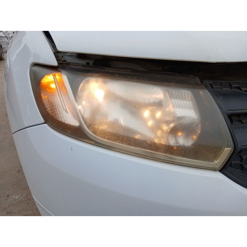 Recambio de faro derecho para dacia sandero ii (b8_) 1.5 dci 75 / blue dci 75 (b8jw, b8m4, b8ah, b8m7, b8m6) referencia OEM IAM 