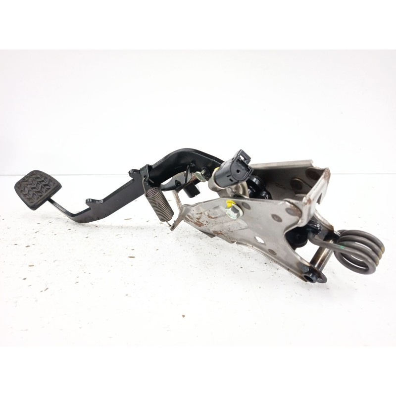 PEDAL EMBRAGUE