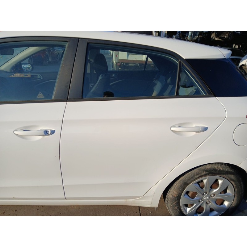 Recambio de puerta trasera izquierda para hyundai i20 i (pb, pbt) 1.2 referencia OEM IAM   
