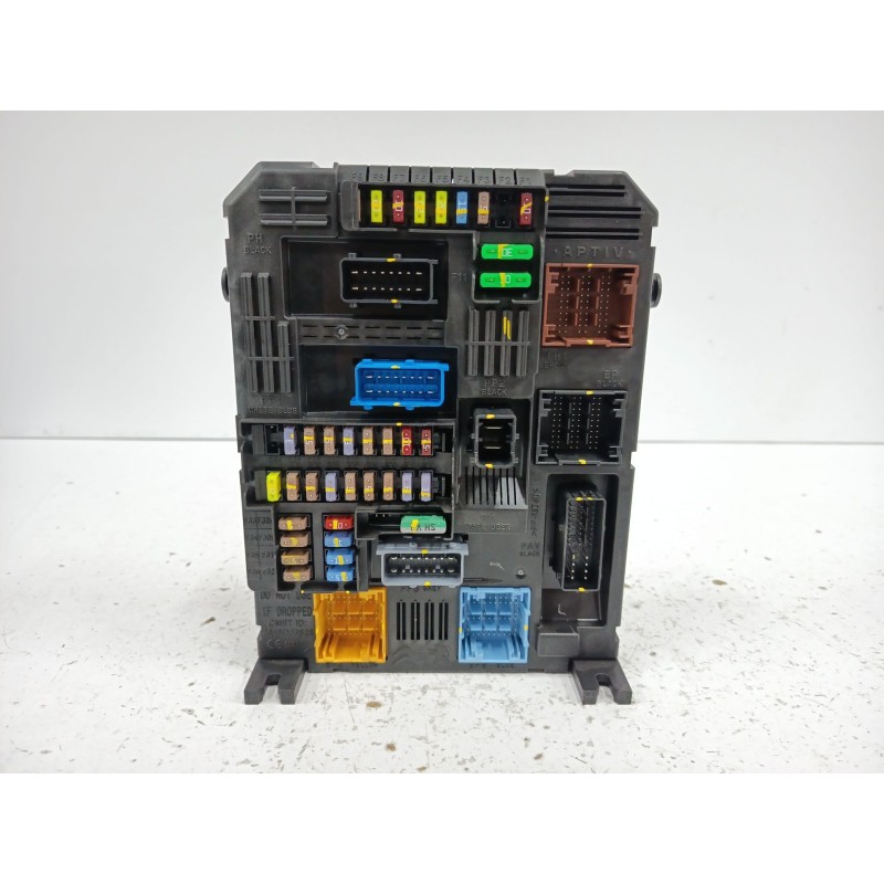 Recambio de caja reles / fusibles para peugeot rifter 1.5 bluehdi 100 referencia OEM IAM 9832880680  