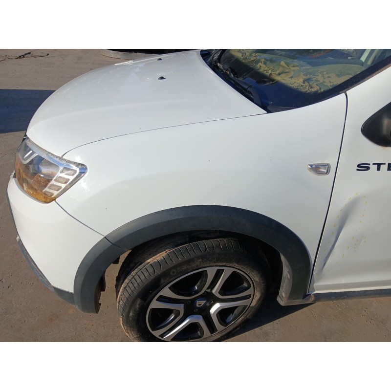 Recambio de aleta delantera izquierda para dacia sandero ii (b8_) 1.0 sce 75 (b8jc, b8jd) referencia OEM IAM   