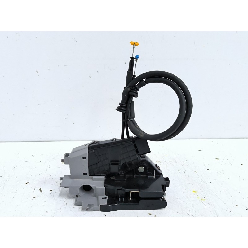CERRADURA PUERTA DELANTERA DERECHA A045035