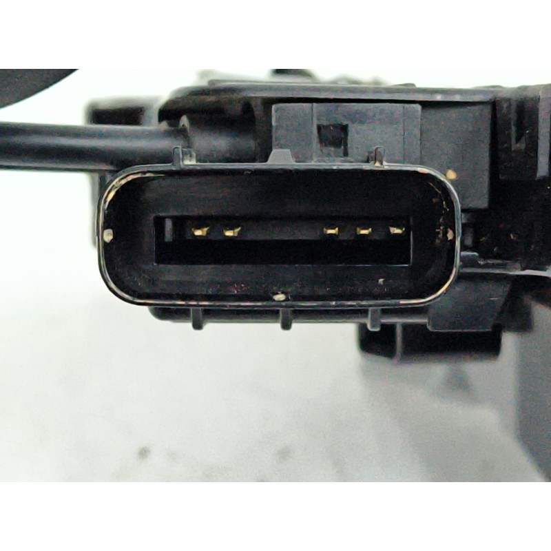 CERRADURA PUERTA DELANTERA DERECHA A045035