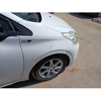 Recambio de aleta delantera derecha para peugeot 208 referencia OEM IAM   