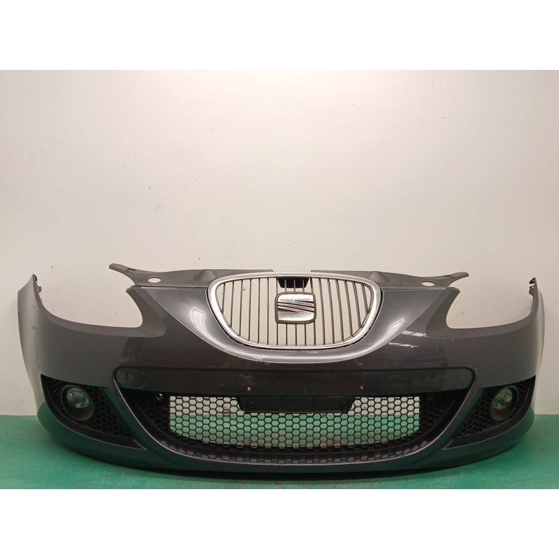 Recambio de paragolpes delantero para seat leon (1p1) 1.9 tdi referencia OEM IAM 1P0807217AA 1P0807217AAGRU 