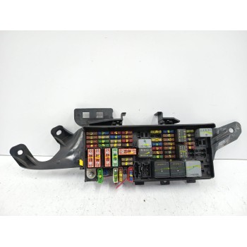 CAJA RELES / FUSIBLES A1645402372 