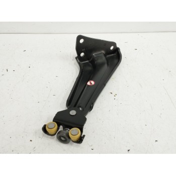 Recambio de soporte / guia puerta corredera para peugeot rifter 1.5 bluehdi 100 referencia OEM IAM 9816964880  