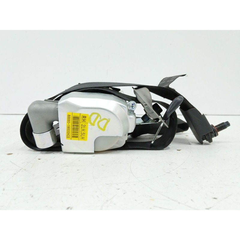 CINTURON SEGURIDAD DELANTERO DERECHO 888801W600