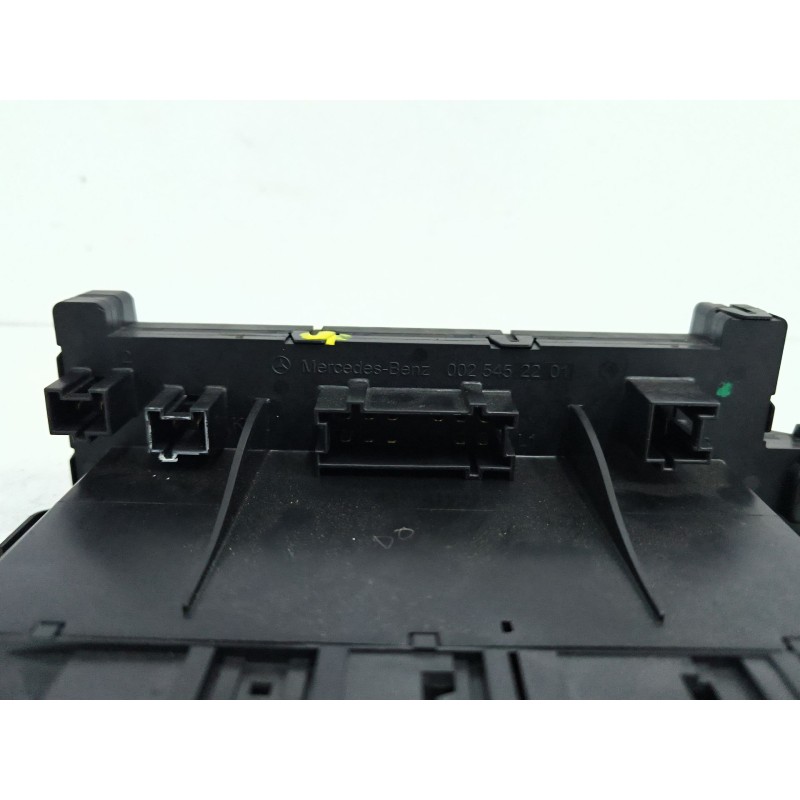 CAJA RELES / FUSIBLES 050451