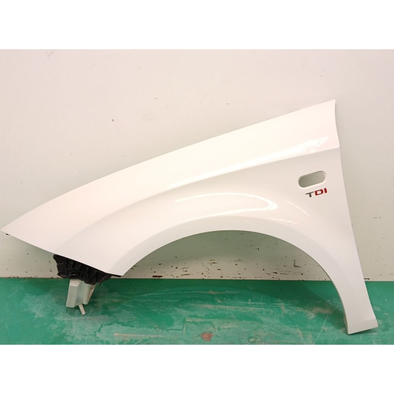 Recambio de aleta delantera izquierda para seat leon (1p1) 2.0 tdi 16v referencia OEM IAM 1P0821021A  