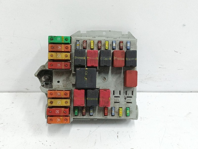 Recambio de caja reles / fusibles para peugeot boxer kombi (rs3000)(333) 2.2 hdi fap cat referencia OEM IAM 1349948080  