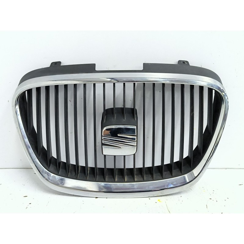 Recambio de rejilla delantera para seat leon (1p1) 2.0 tdi 16v referencia OEM IAM 5P0853679A  