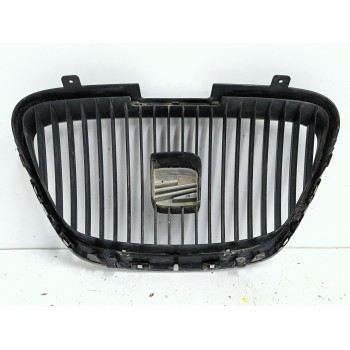 Recambio de rejilla delantera para seat leon (1p1) 2.0 tdi 16v referencia OEM IAM 5P0853679A  
