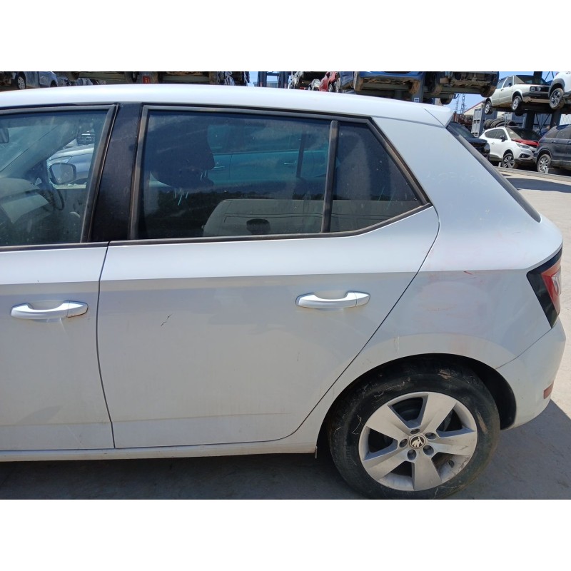 Recambio de puerta trasera izquierda para skoda fabia iii (nj3) 1.0 referencia OEM IAM   