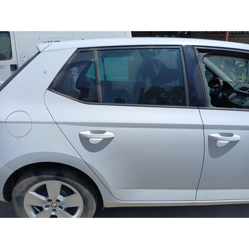 Recambio de puerta trasera derecha para skoda fabia iii (nj3) 1.0 referencia OEM IAM   