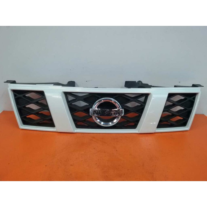 Recambio de rejilla delantera para nissan x-trail (t31) xe referencia OEM IAM 62310JG44A  