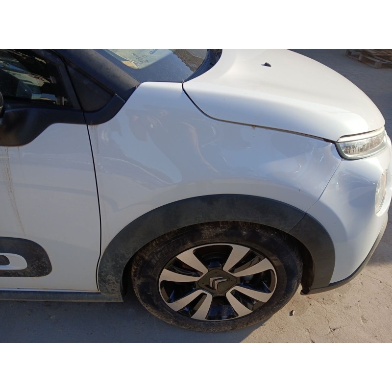Recambio de aleta delantera derecha para citroën c3 iii (sx) 1.2 thp 110 referencia OEM IAM   
