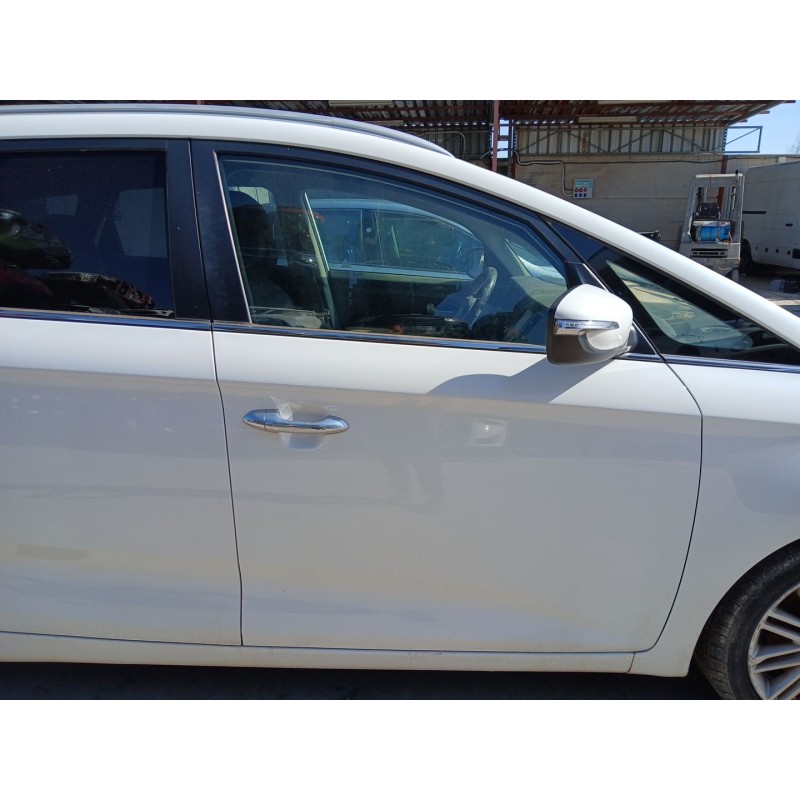 Recambio de puerta delantera derecha para kia carens iv 1.6 gdi referencia OEM IAM   