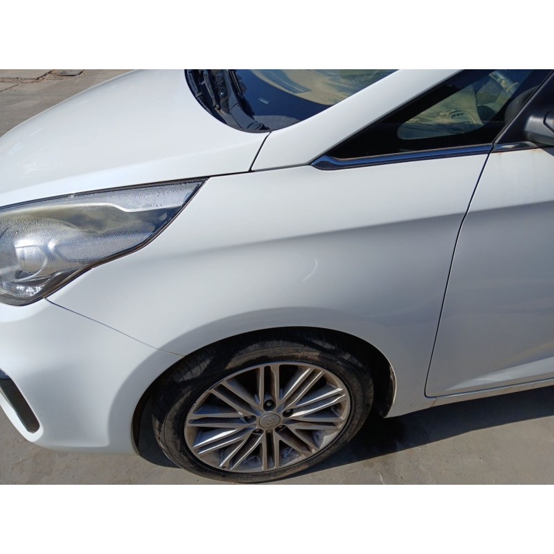 Recambio de aleta delantera izquierda para kia carens iv 1.6 gdi referencia OEM IAM   
