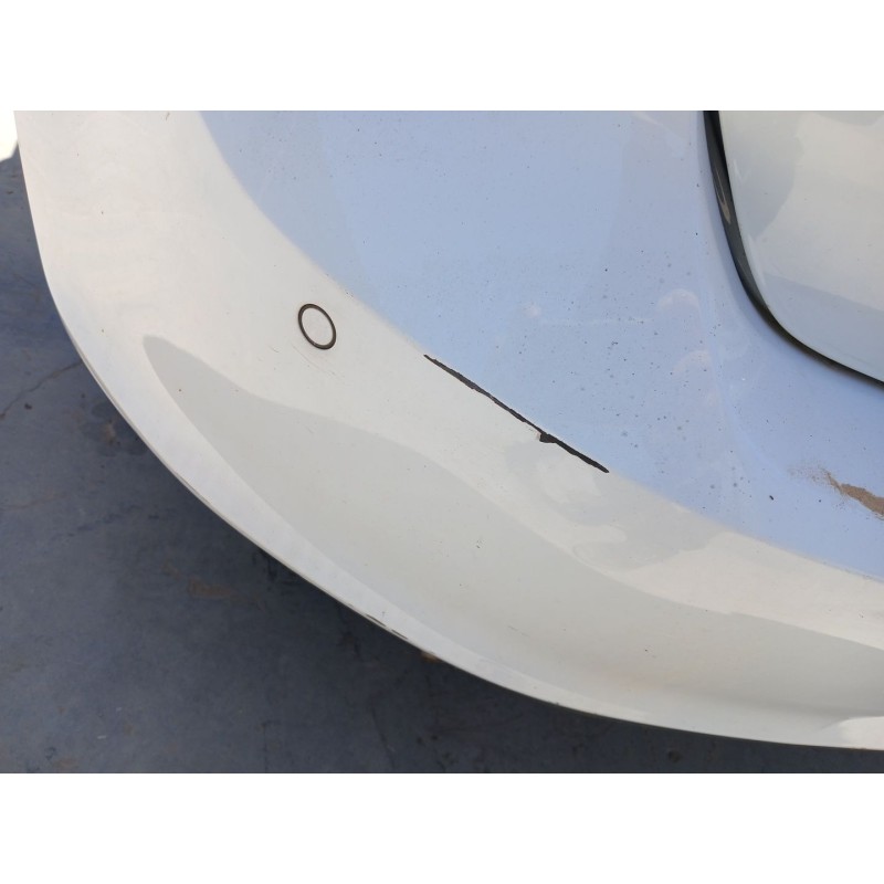 PARAGOLPES TRASERO