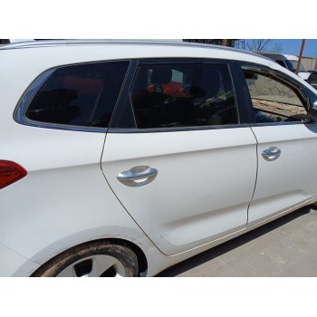Recambio de puerta trasera derecha para kia carens iv 1.6 gdi referencia OEM IAM   
