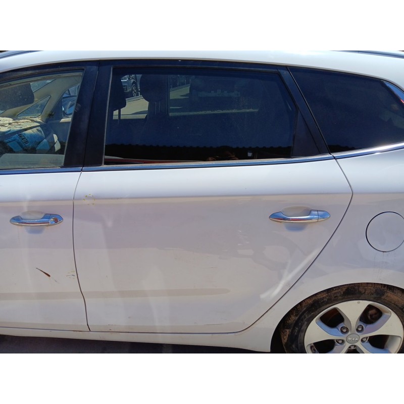 Recambio de puerta trasera izquierda para kia carens iv 1.6 gdi referencia OEM IAM   