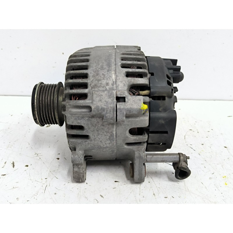 Recambio de alternador para seat leon (1p1) 1.9 tdi referencia OEM IAM 06F903023C 2542695G 