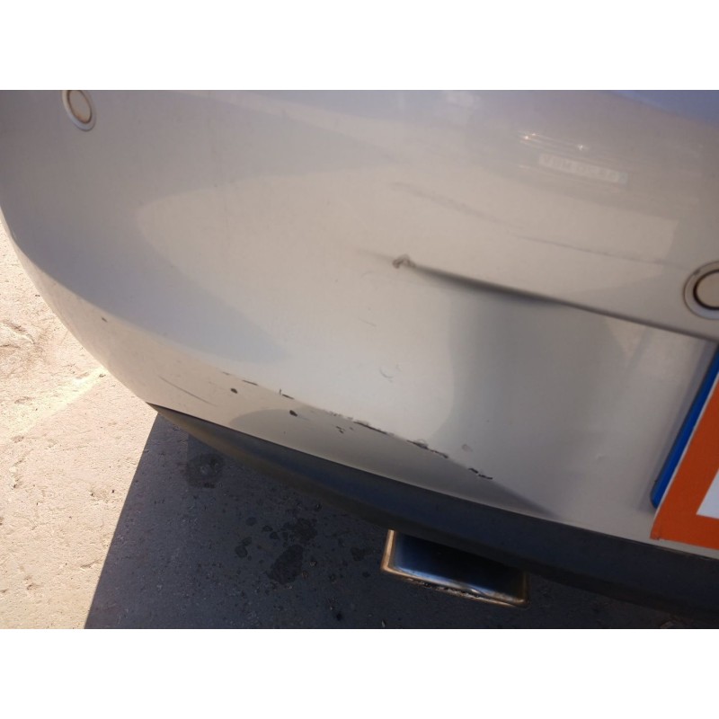 PARAGOLPES TRASERO