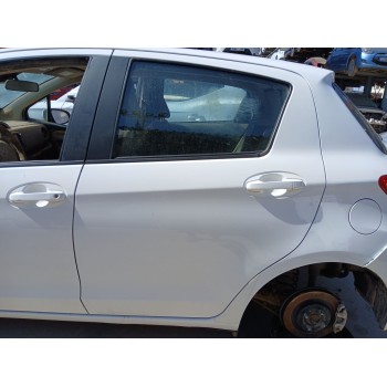 Recambio de puerta trasera izquierda para toyota yaris (_p13_) 1.5 hybrid (nhp130_) referencia OEM IAM   