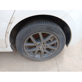toyota verso (_r2_) del año 2015