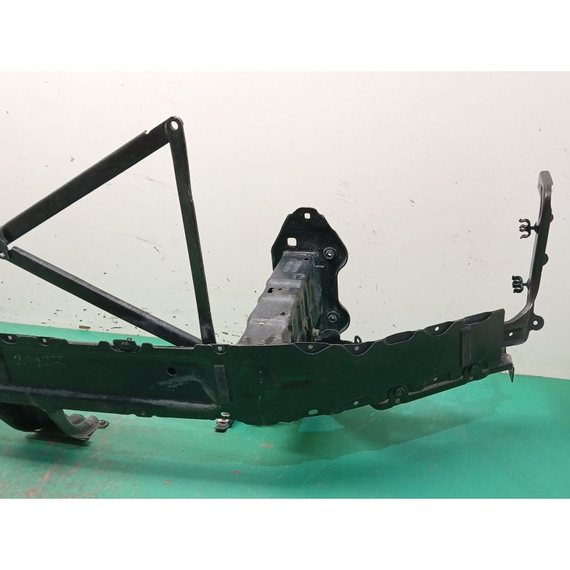 REFUERZO PARAGOLPES DELANTERO A1676263700 A1676263800