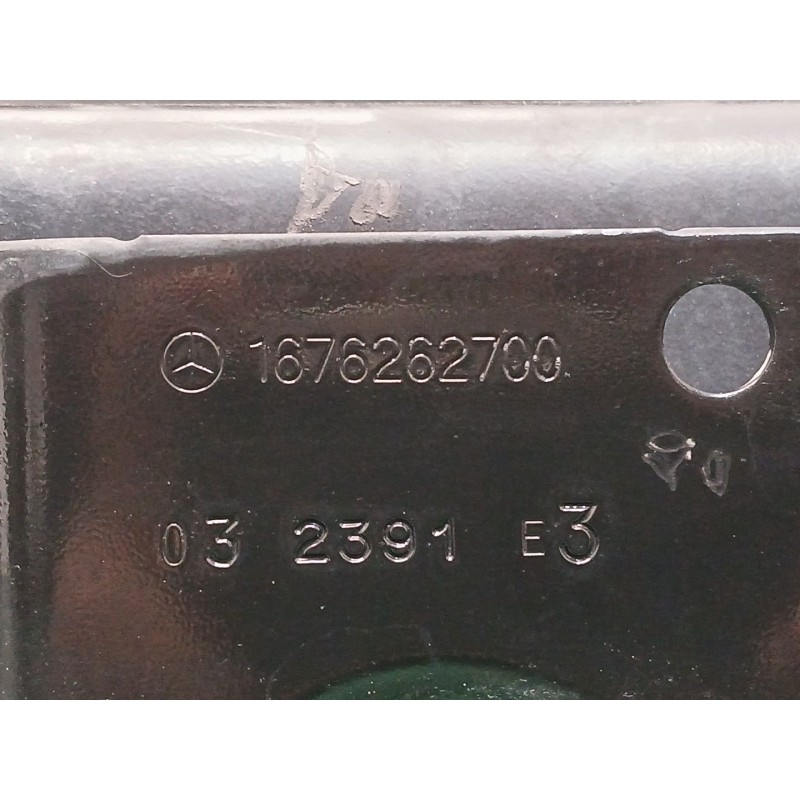 REFUERZO PARAGOLPES DELANTERO A1676263700 A1676263800